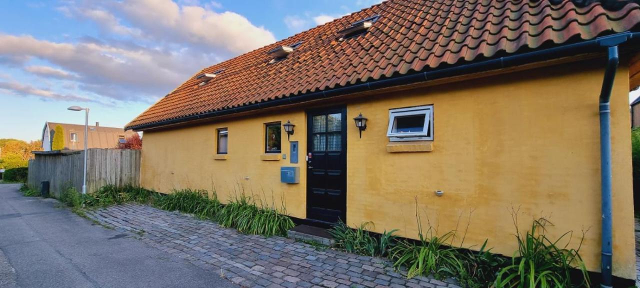 Yellow House Hostel Kopenhagen Bagian luar foto